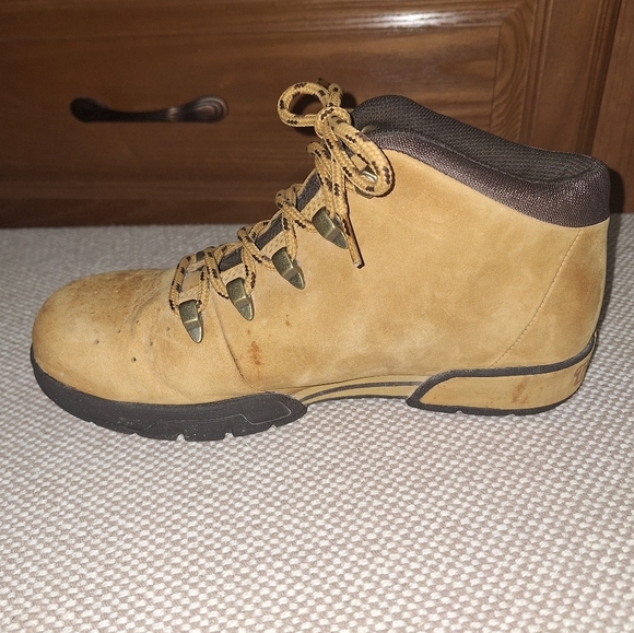 Timberland Men's Tan Hiking Boots In A Size 7M. Wotk, Hiking, Camping, Outdoor. - Picture 9 of 13